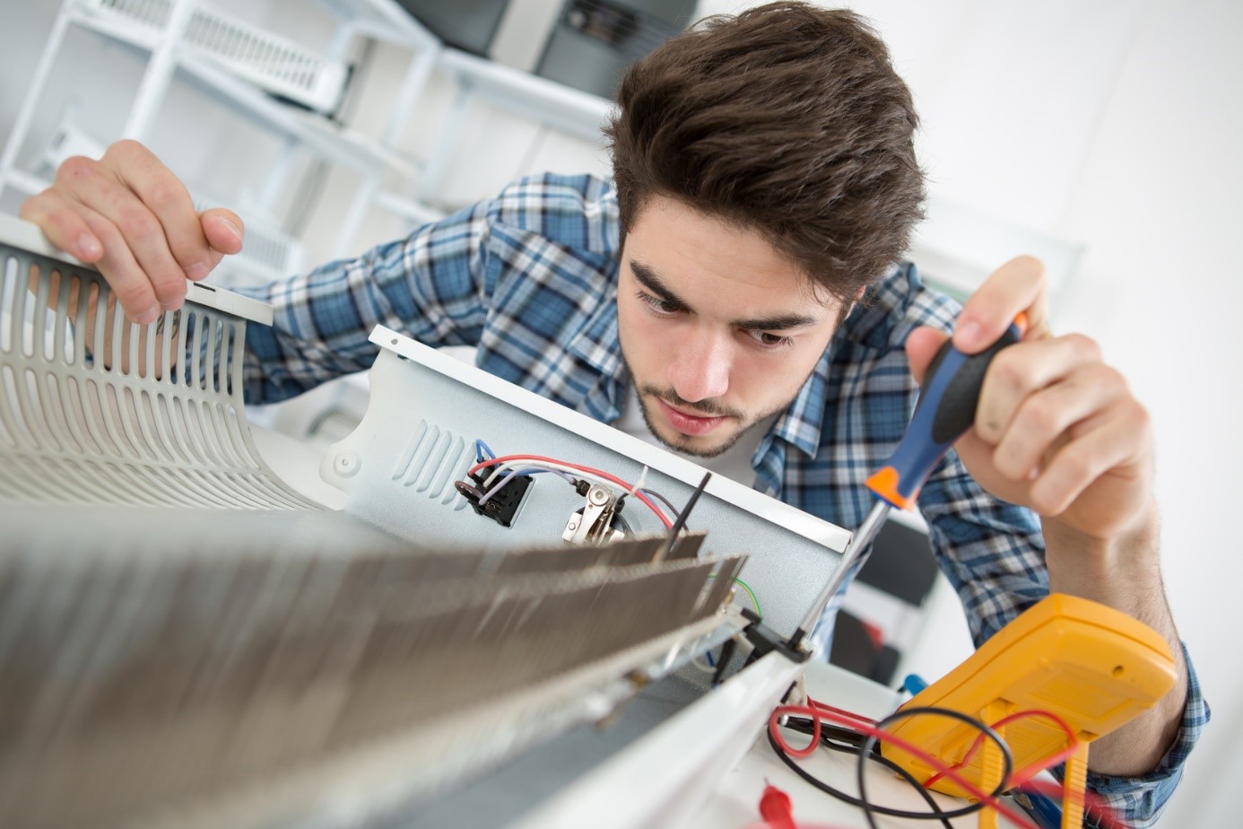 Ausbildung zum Elektroniker