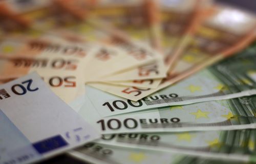 Ausbildungsvergütung 2023: Mehr Geld für Azubis