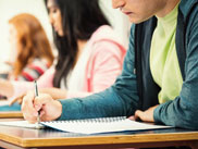 Zwischen Schule und Ausbildung